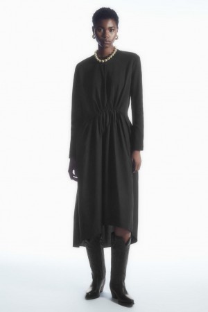 COS Asymmetric Gathered-waist Midi Ruha Női Fekete | KRJ-932075