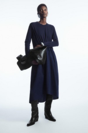 COS Asymmetric Gathered-waist Midi Ruha Női Sötétkék | TJV-187359