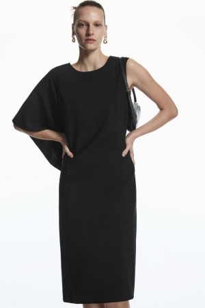 COS Asymmetric-sleeve Midi Ruha Női Fekete | FID-183952
