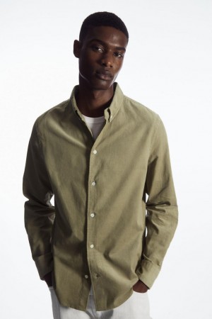 COS Button-down Collar Corduroy Ing Férfi Sötétbézs | ATK-497281