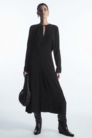 COS Cutout Fit-and-flare Midi Ruha Női Fekete | UNH-643517