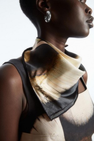 COS Floral-print Pure Silk Neck Sál Női Fekete | KDF-350641