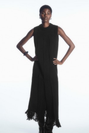 COS Fringed Panelled Gyapjú Midi Ruha Női Fekete | PFM-278640
