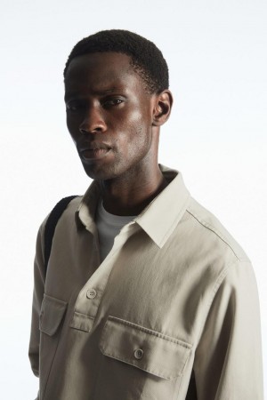 COS Half-placket Utility Ing Férfi Bézs | LNS-906374