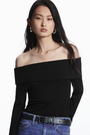COS Off-the-shoulder Long-sleeved Felső Női Fekete | OSF-427658