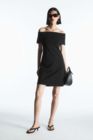 COS Off-the-shoulder Ruha Női Fekete | OGS-064835