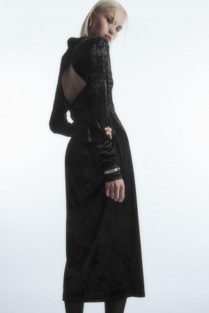 COS Open-back Velvet Midi Ruha Női Fekete | KBM-254093