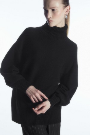 COS Oversized Gyapjú Roll-neck Jumpers Női Fekete | HAK-183297