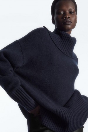 COS Oversized Pure Cashmere Roll-neck Jumpers Női Sötétkék | TEN-594601
