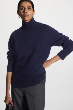 COS Pure Cashmere Turtleneck Jumpers Női Sötétkék | GER-240986