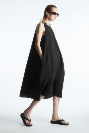 COS Racer-neck Midi Ruha Női Fekete | NSR-841375