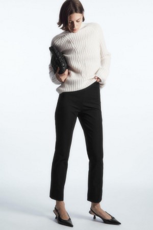 COS Slim-fit Tailored Nadrág Női Fekete | JFT-516907