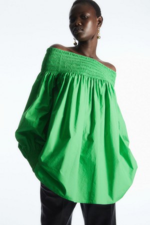 COS Smocked Off-the-shoulder Felső Női Zöld | SKO-150897