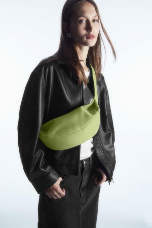 COS Swing - Bőr Crossbody Táska Női Világos Zöld | TNH-749253