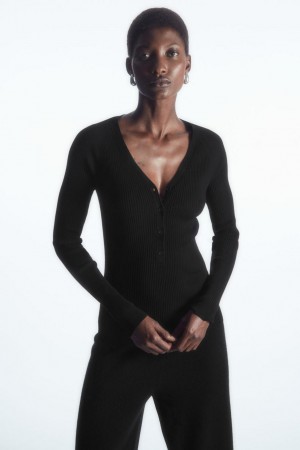 COS V-neck Bordázott Gyapjú Henley Felső Női Fekete | SAO-634587