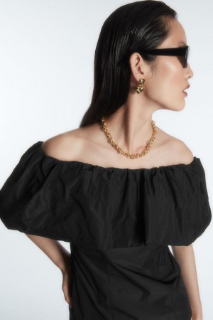 COS Voluminous Off-the-shoulder Felső Női Fekete | VTE-408375