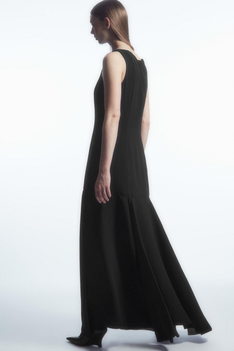 COS Asymmetric Flared-hem Maxi Ruha Női Fekete | BFX-903584