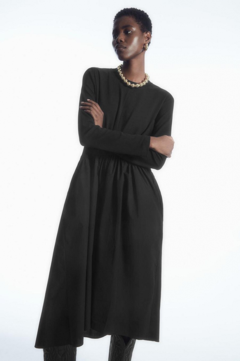 COS Asymmetric Gathered-waist Midi Ruha Női Fekete | KRJ-932075