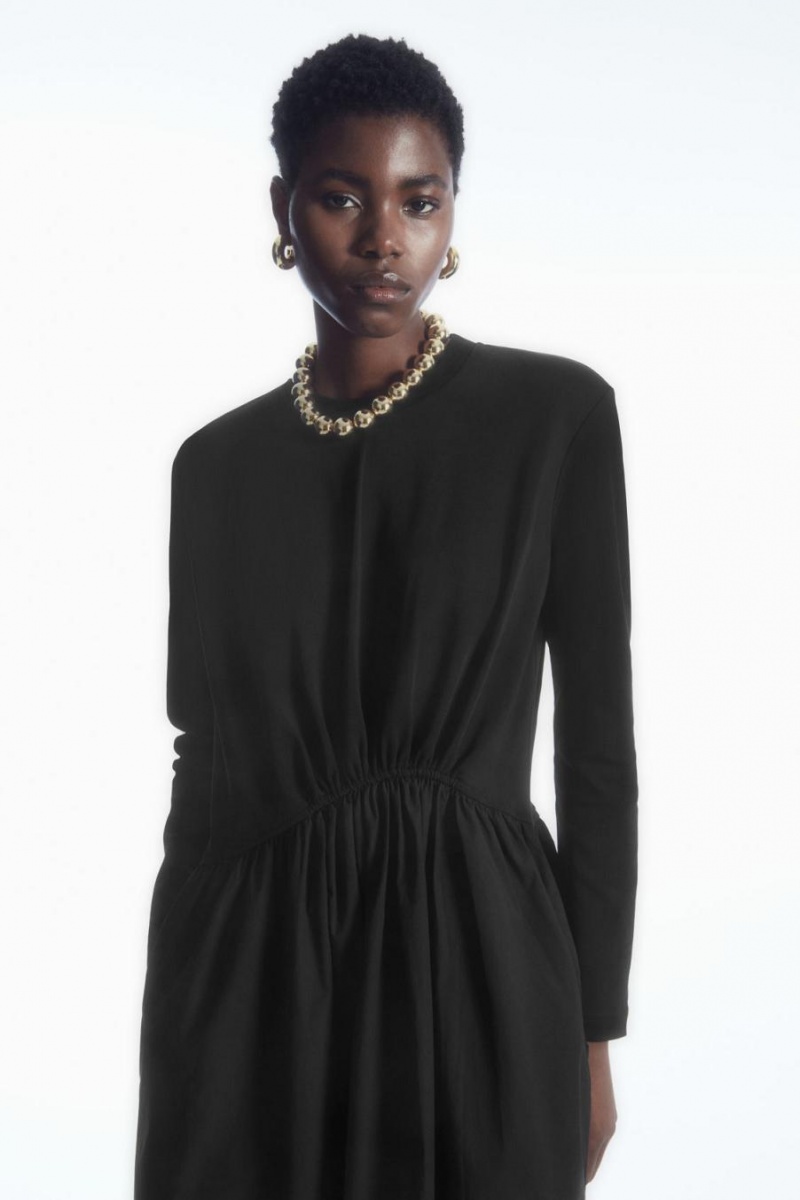 COS Asymmetric Gathered-waist Midi Ruha Női Fekete | KRJ-932075