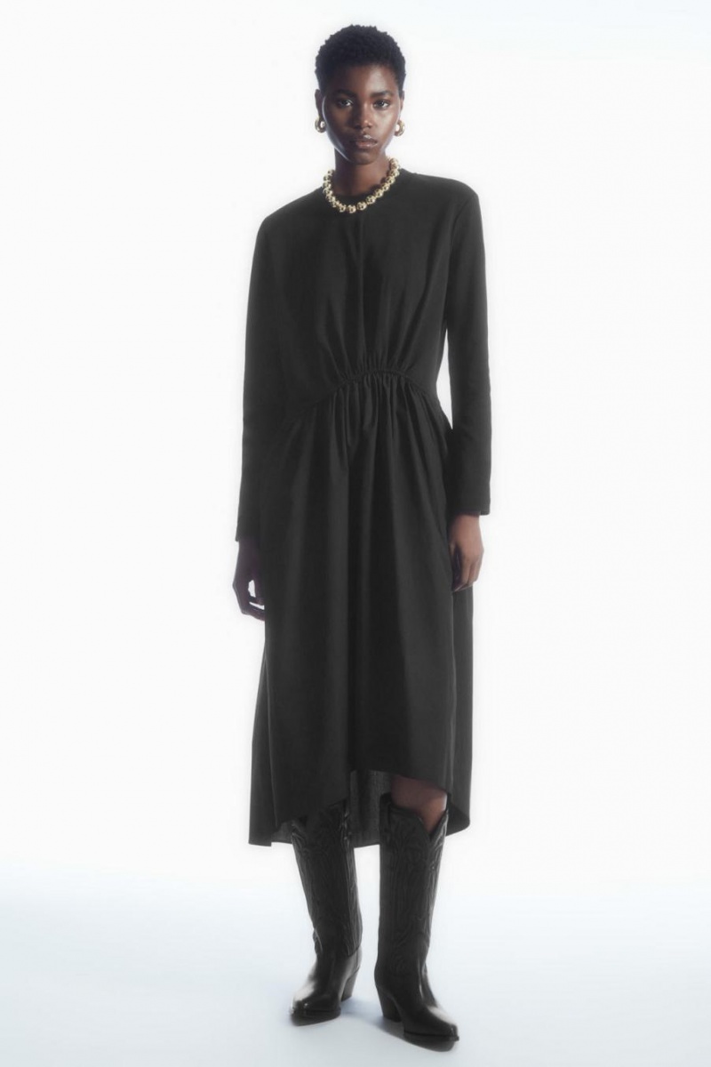 COS Asymmetric Gathered-waist Midi Ruha Női Fekete | KRJ-932075