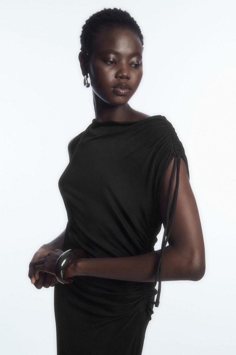 COS Asymmetric Off-the-shoulder Wrap Ruha Női Fekete | XVN-526094