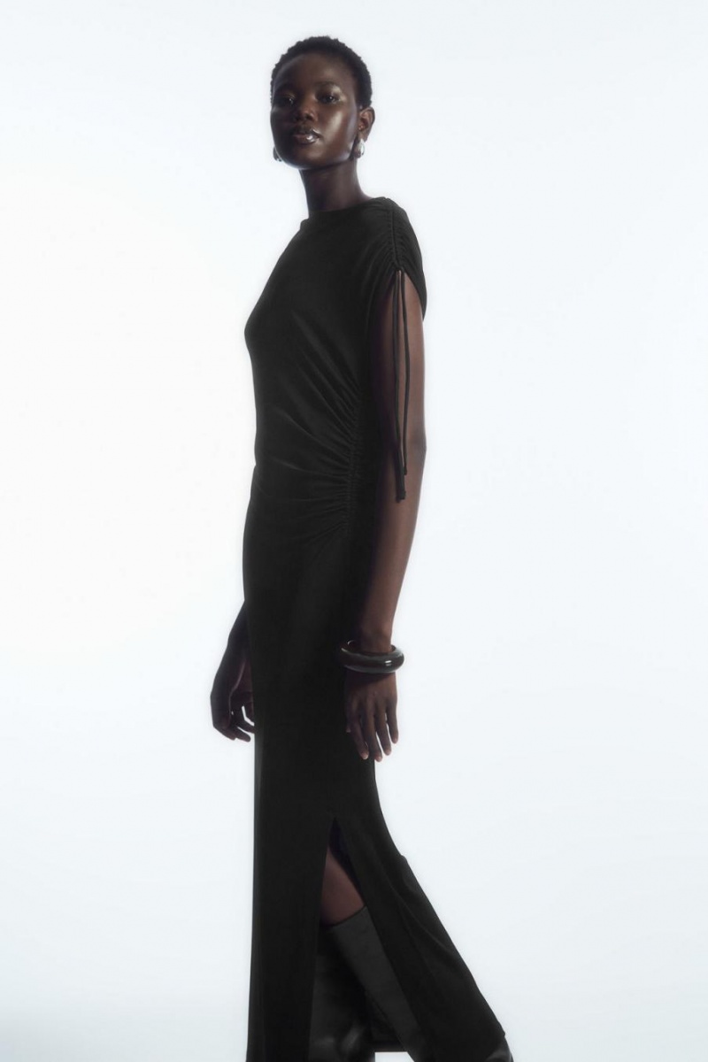COS Asymmetric Off-the-shoulder Wrap Ruha Női Fekete | XVN-526094