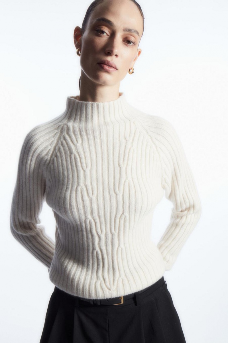 COS Bordázott Pure Cashmere Turtleneck Jumpers Női Fehér | TXW-914862