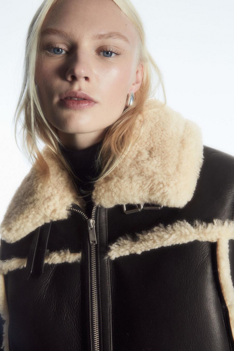 COS Cropped Shearling Kabát Női Sötétbarna Krém | EIR-750243