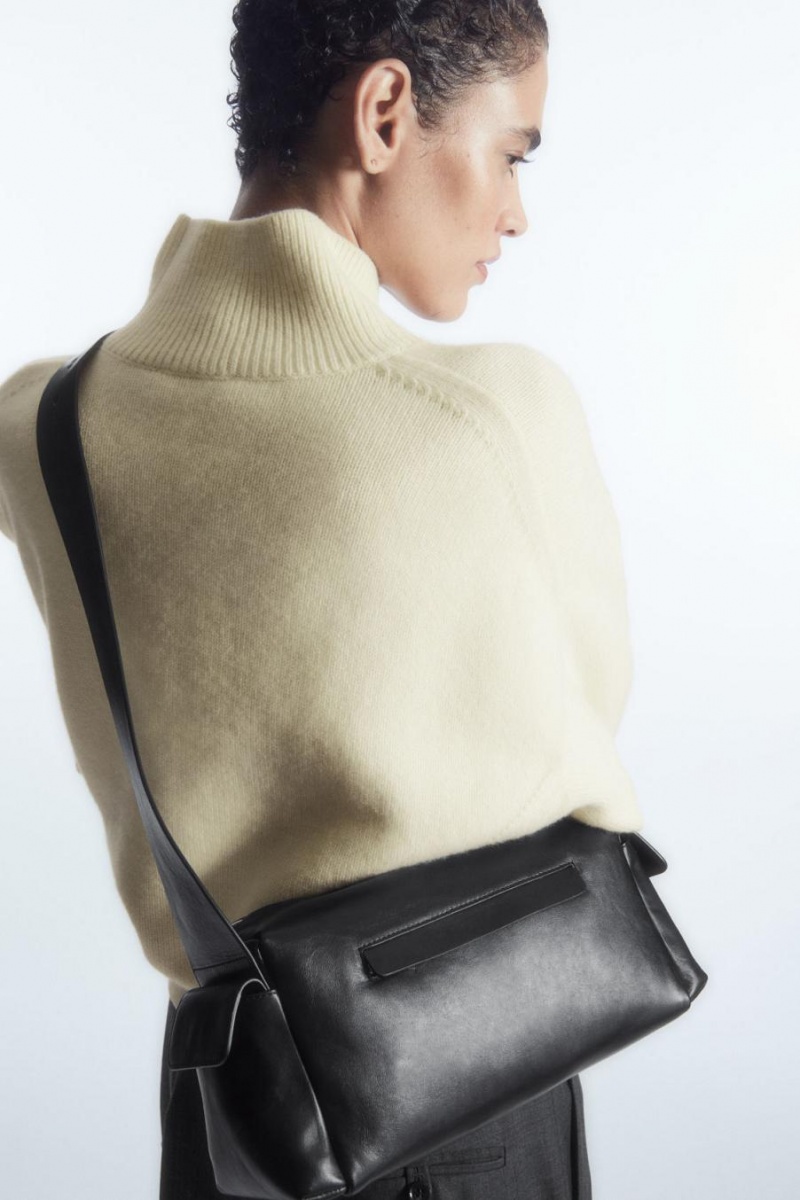 COS Crossbody Pocket - Bőr Táska Női Fekete | LQY-938710