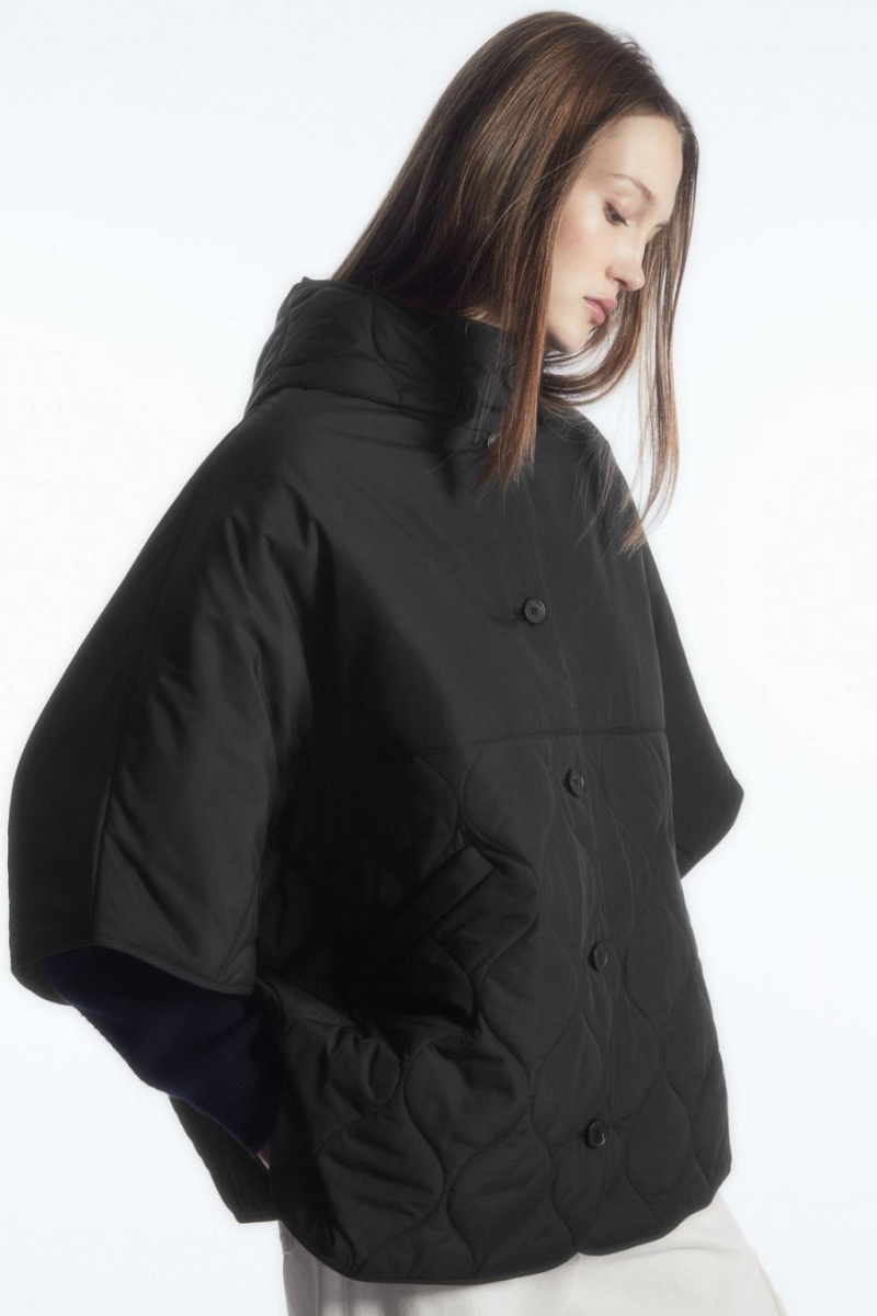 COS Csuklyás Párnázott Capes Női Fekete | DES-359702