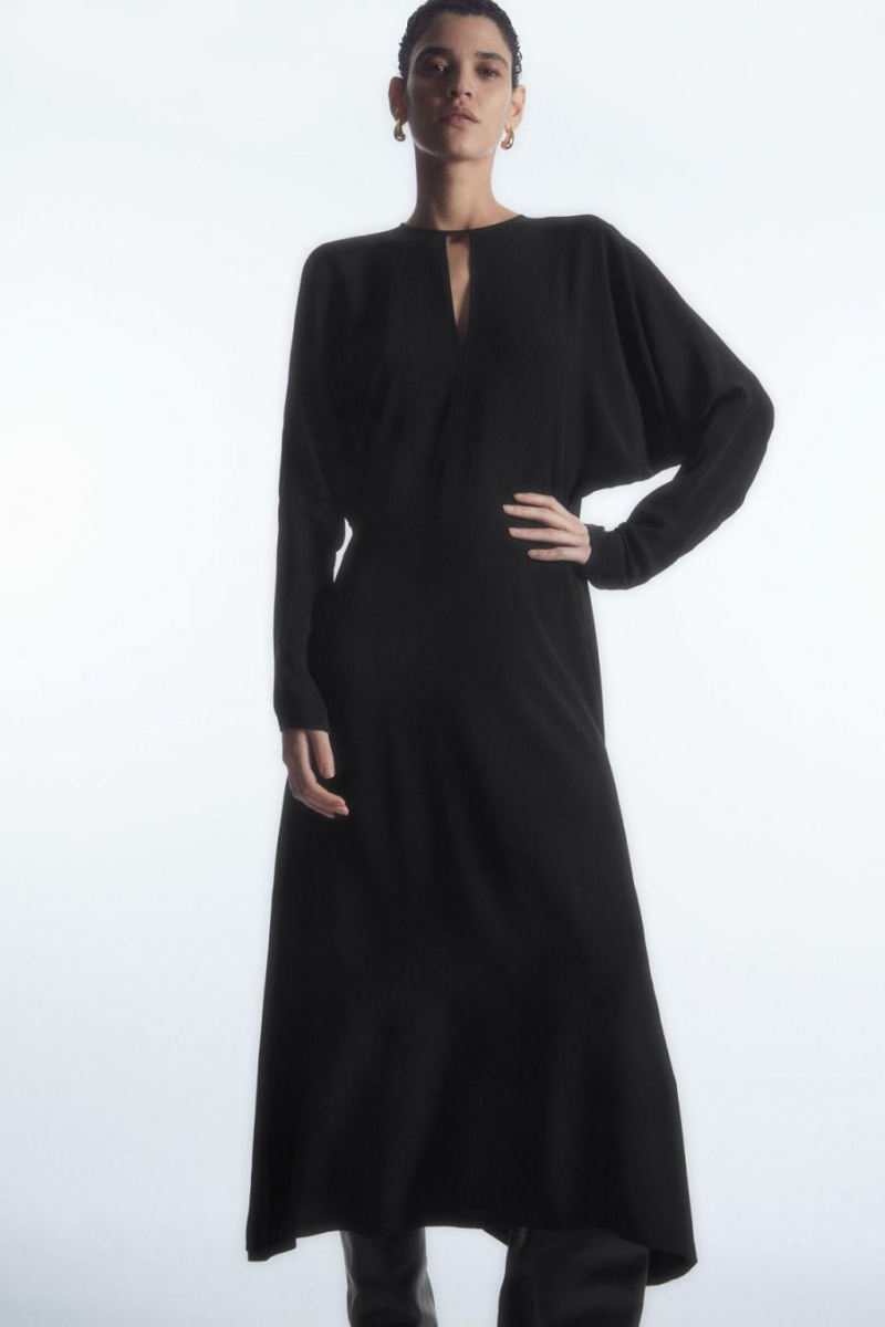 COS Cutout Fit-and-flare Midi Ruha Női Fekete | UNH-643517