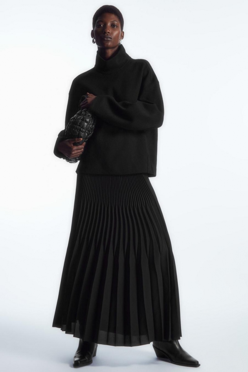 COS Funnel-neck Boiled Gyapjú Felső Női Fekete | BEM-812467