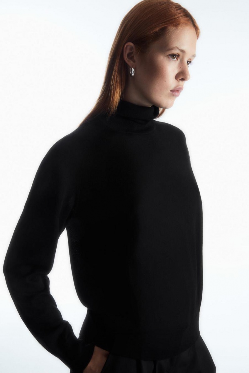 COS Merino Gyapjú Roll-neck Jumpers Női Fekete | RHM-156093