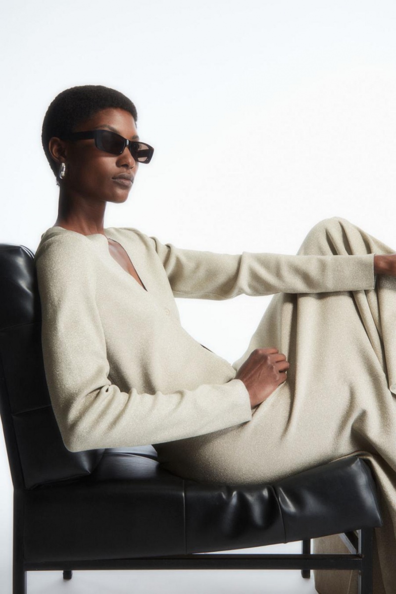 COS Minimal Cropped V-neck Kardigán Női Krém | WQO-476298