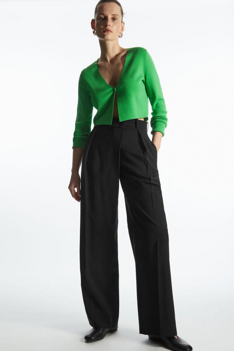 COS Minimal Cropped V-neck Kardigán Női Világos Zöld | IFJ-638714