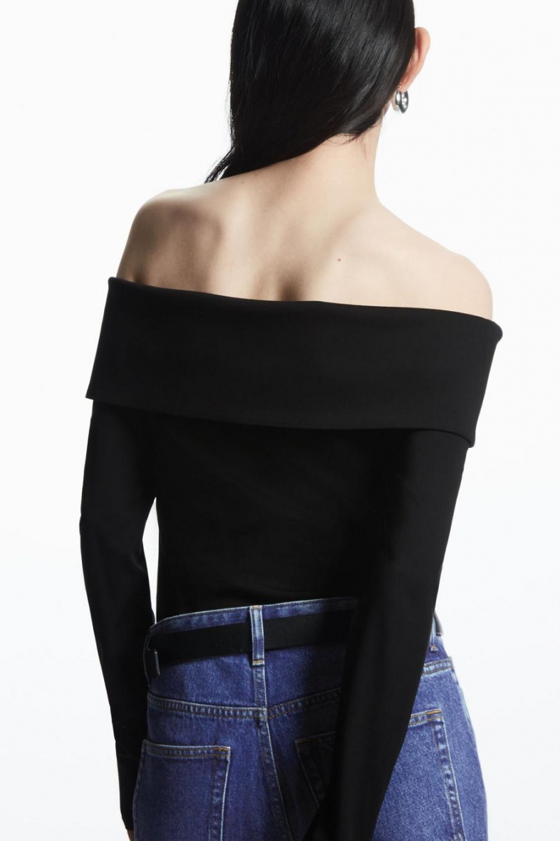 COS Off-the-shoulder Long-sleeved Felső Női Fekete | OSF-427658