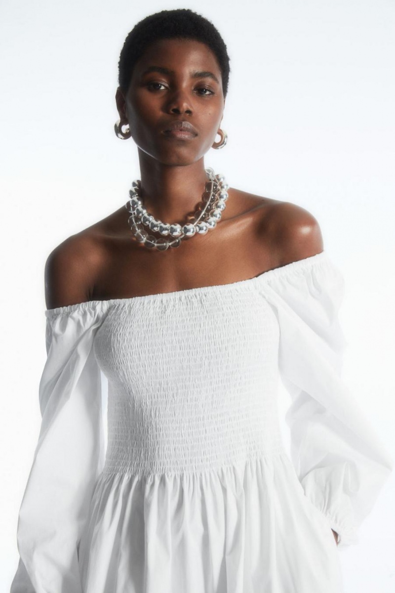 COS Off-the-shoulder Smocked Midi Ruha Női Fehér | CBK-876903