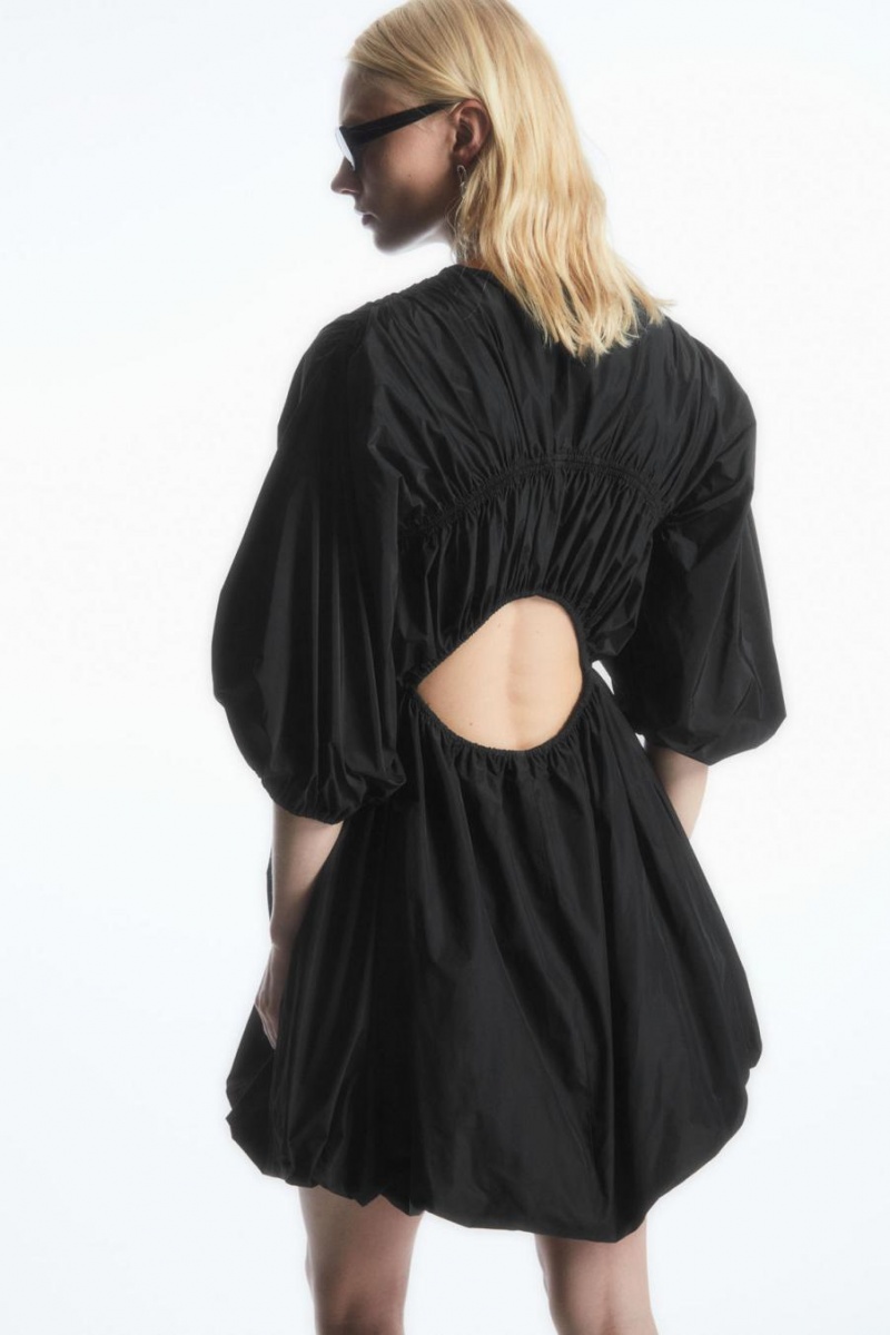 COS Open-back Shirred Balloon Mini Ruha Női Fekete | USQ-914357