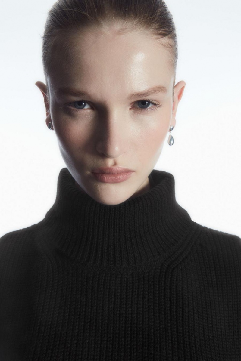 COS Open-side Cashmere-blend Roll-neck Mellény Női Fekete | HDI-190263