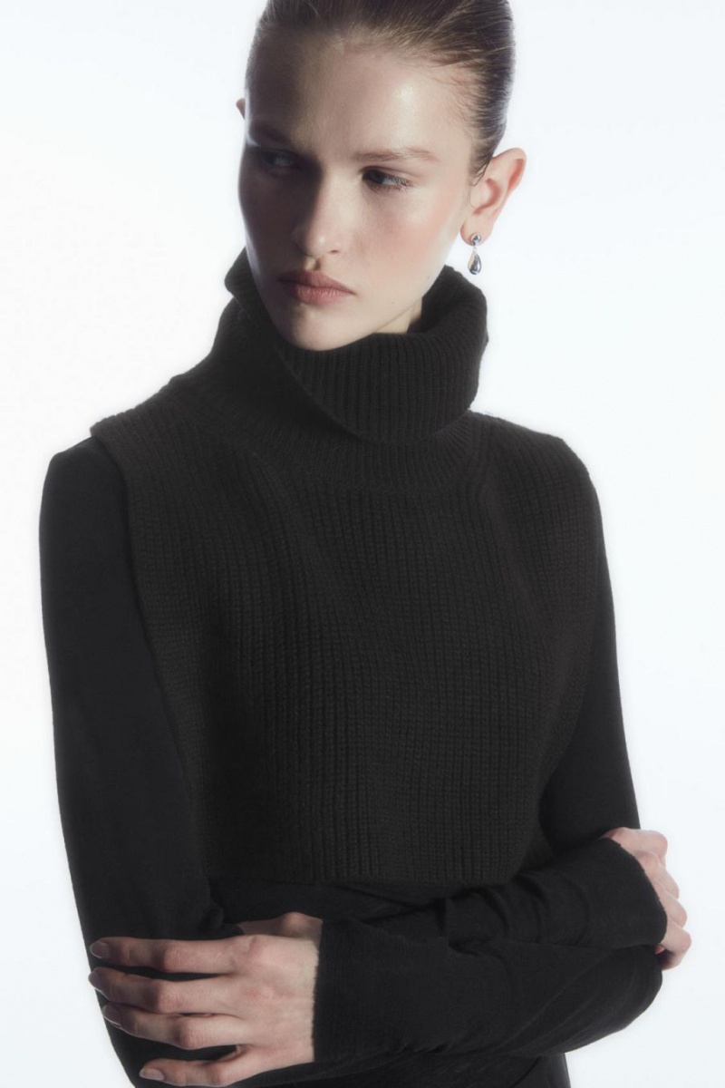 COS Open-side Cashmere-blend Roll-neck Mellény Női Fekete | HDI-190263