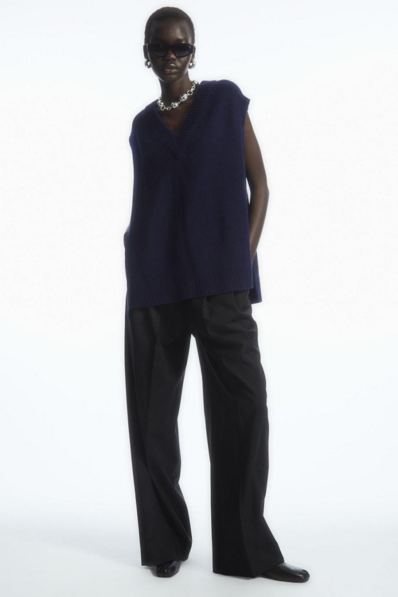 COS Open-side V-neck Gyapjú Mellény Női Sötétkék | CNM-250394