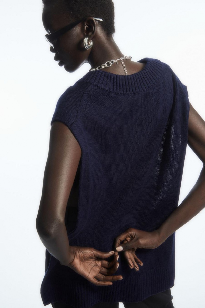COS Open-side V-neck Gyapjú Mellény Női Sötétkék | CNM-250394