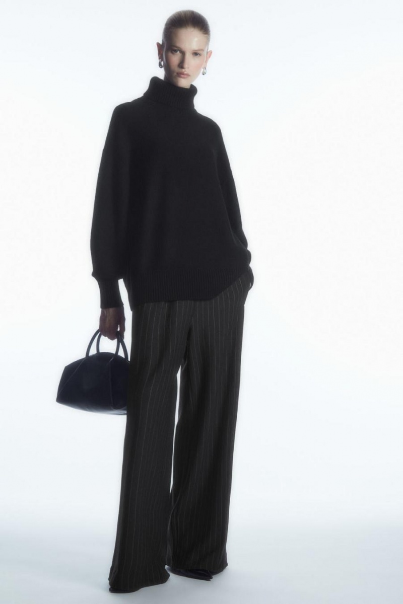 COS Oversized Gyapjú Roll-neck Jumpers Női Fekete | HAK-183297