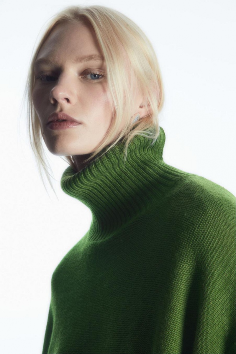 COS Oversized Gyapjú Roll-neck Jumpers Női Zöld | SRY-371958