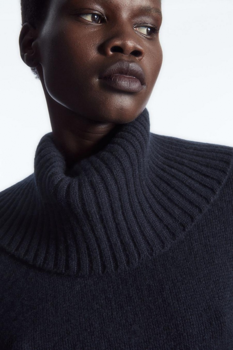 COS Oversized Pure Cashmere Roll-neck Jumpers Női Sötétkék | TEN-594601
