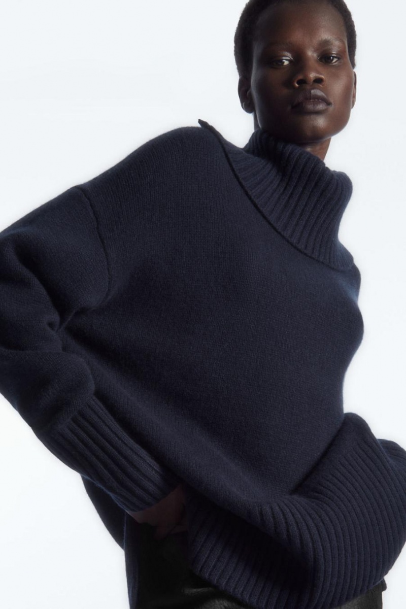 COS Oversized Pure Cashmere Roll-neck Jumpers Női Sötétkék | TEN-594601