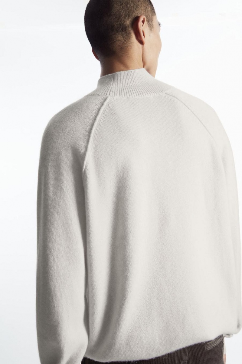 COS Pure Cashmere Funnel-neck Jumpers Férfi Világos Bézs | MUV-140276