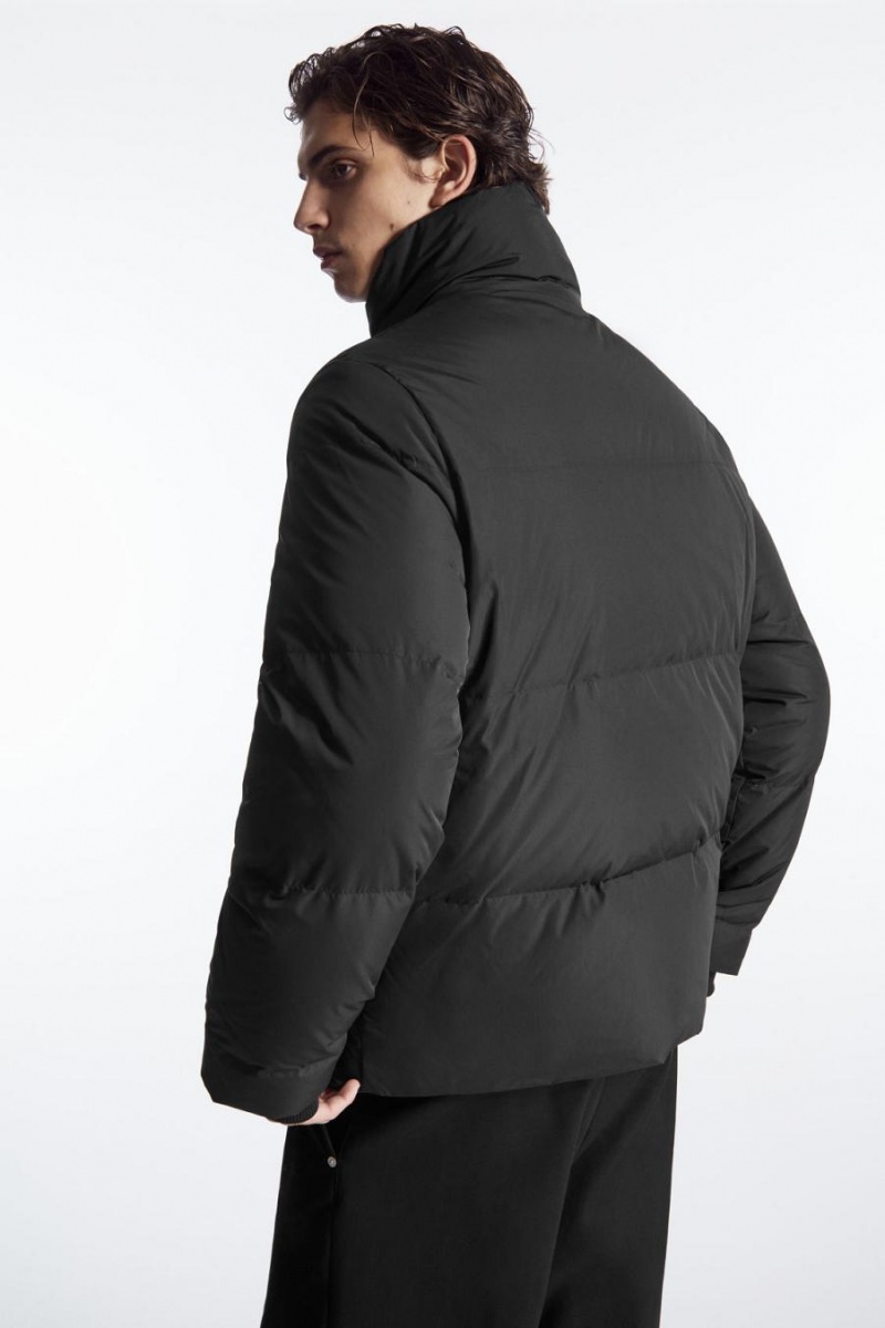 COS Rövid Puffer Kabát Férfi Fekete | QFP-146305