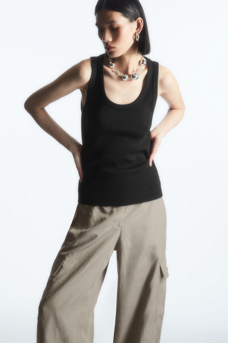 COS Scoop-neck Bordázott Trikó Női Fekete | ZDF-386159