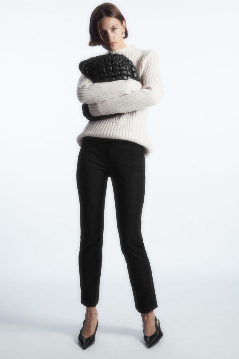 COS Slim-fit Tailored Nadrág Női Fekete | JFT-516907